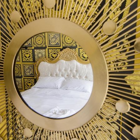 Deluxe 2 Bed Versace Bungalow Hot Tub, Sky Tv, Cinema Screen Saffron Walden Exterior foto